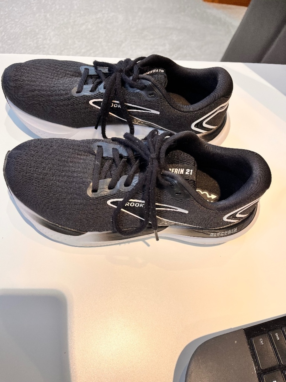Brooks Women's Glycerin 21 Size 9